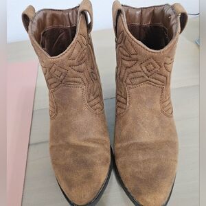 Womens Cowboy boots Size 7